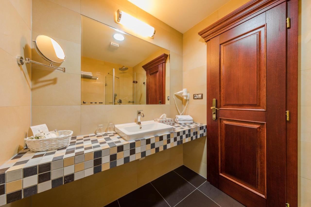Boutique Hotel Pri Mlyne Лозорно Экстерьер фото