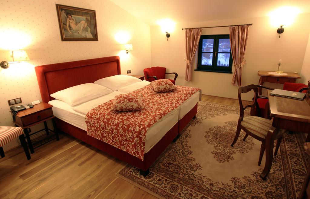 Boutique Hotel Pri Mlyne Лозорно Экстерьер фото