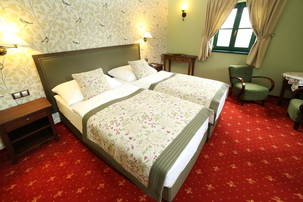 Boutique Hotel Pri Mlyne Лозорно Экстерьер фото