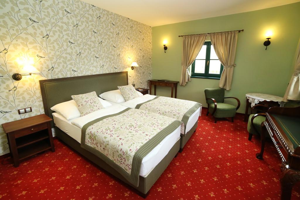 Boutique Hotel Pri Mlyne Лозорно Экстерьер фото