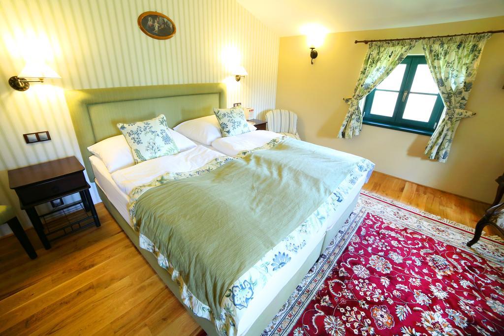 Boutique Hotel Pri Mlyne Лозорно Экстерьер фото