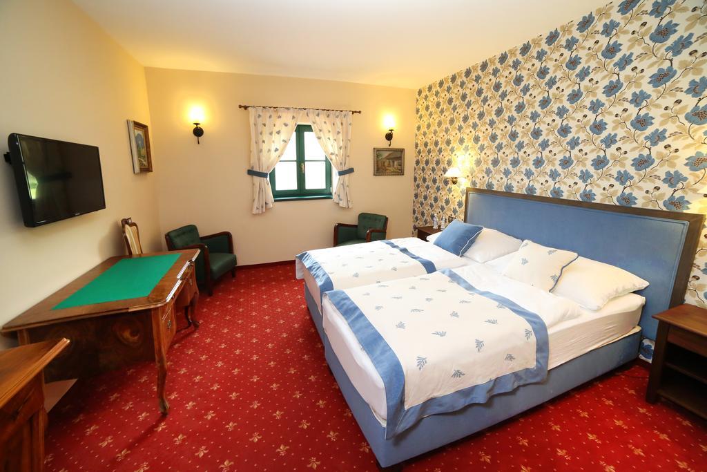 Boutique Hotel Pri Mlyne Лозорно Экстерьер фото