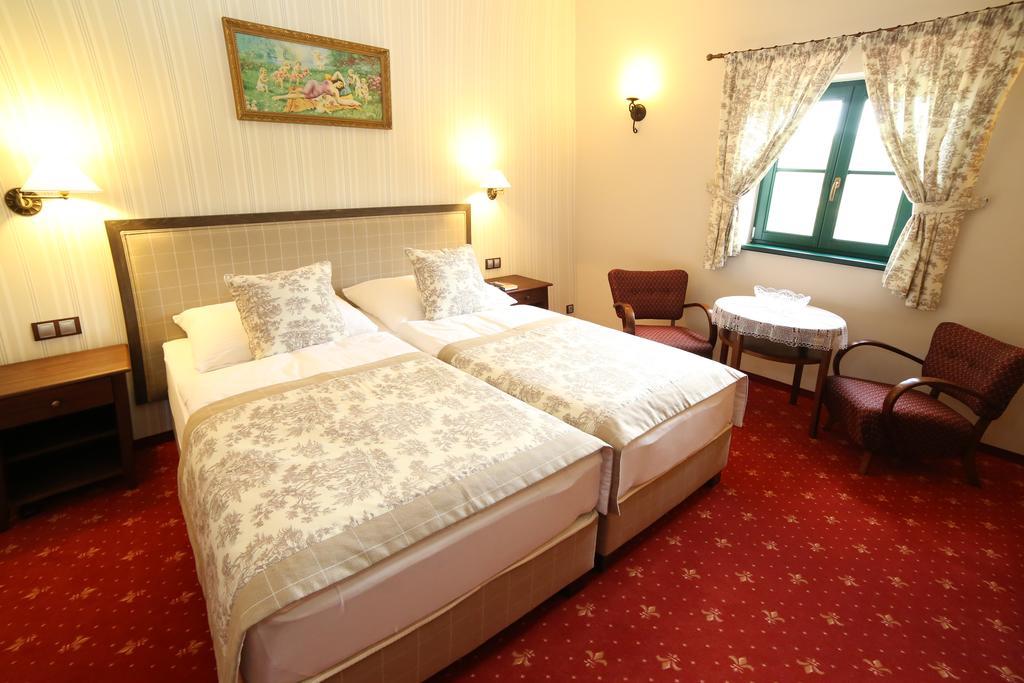 Boutique Hotel Pri Mlyne Лозорно Экстерьер фото