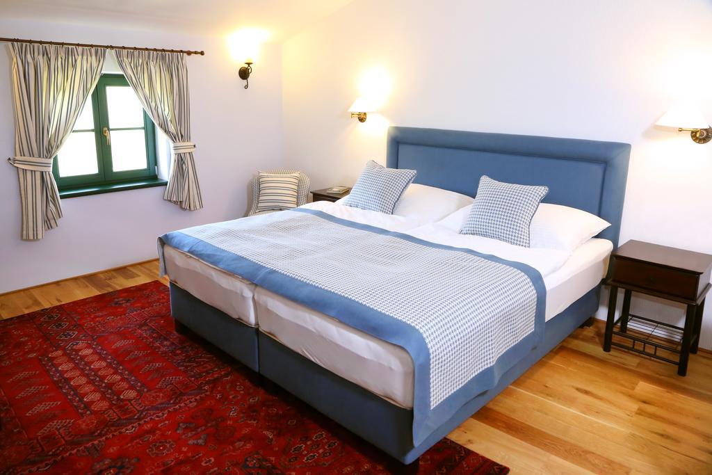 Boutique Hotel Pri Mlyne Лозорно Экстерьер фото