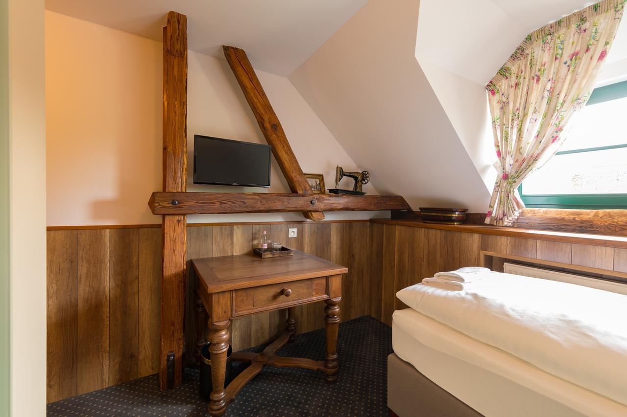 Boutique Hotel Pri Mlyne Лозорно Экстерьер фото